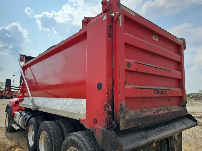 2015 Kenworth T880 photo 11