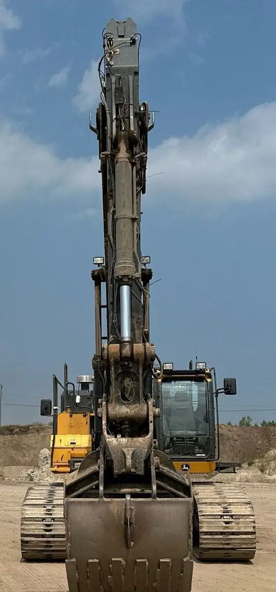 2017 John Deere 470G LC photo 2