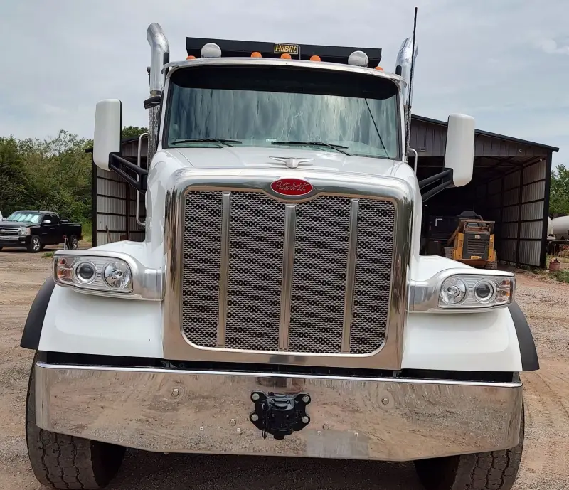 2021 Peterbilt 567 photo 2