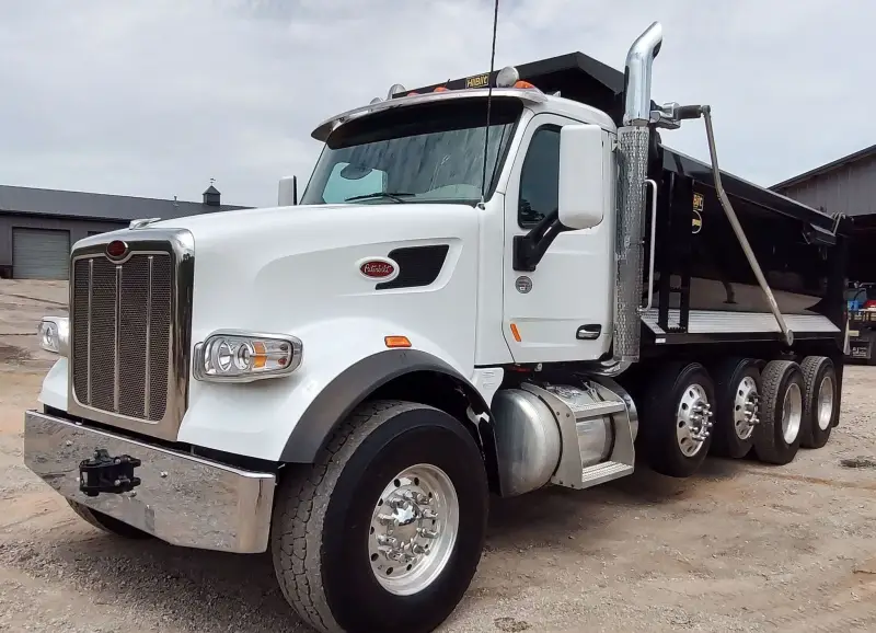 2021 Peterbilt 567 photo 1