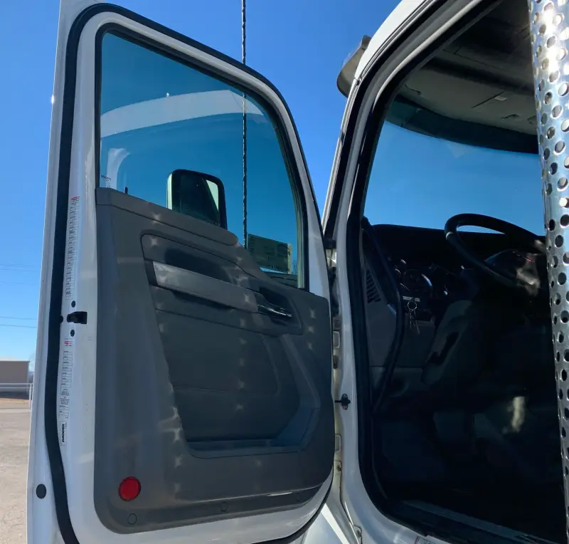 2016 Kenworth T880 photo 35