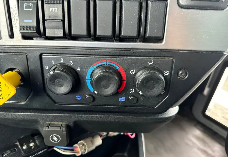 2019 Mack Granite photo 78