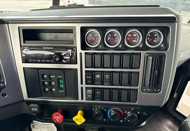 2019 Mack Granite photo 72