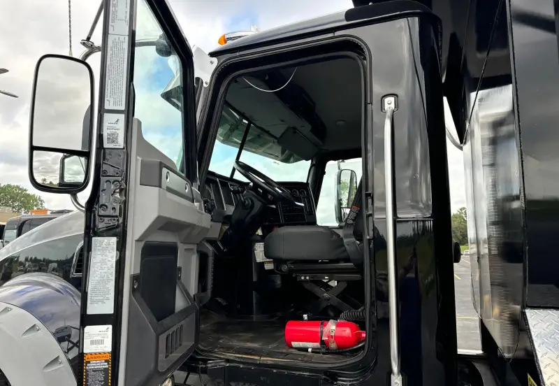 2019 Mack Granite photo 55