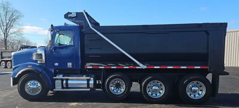 2016 Freightliner Coronado 122SD photo 8