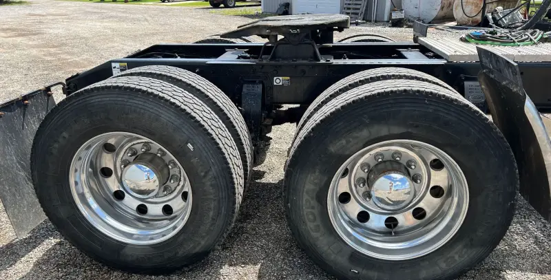 2015 Peterbilt 389 photo 70