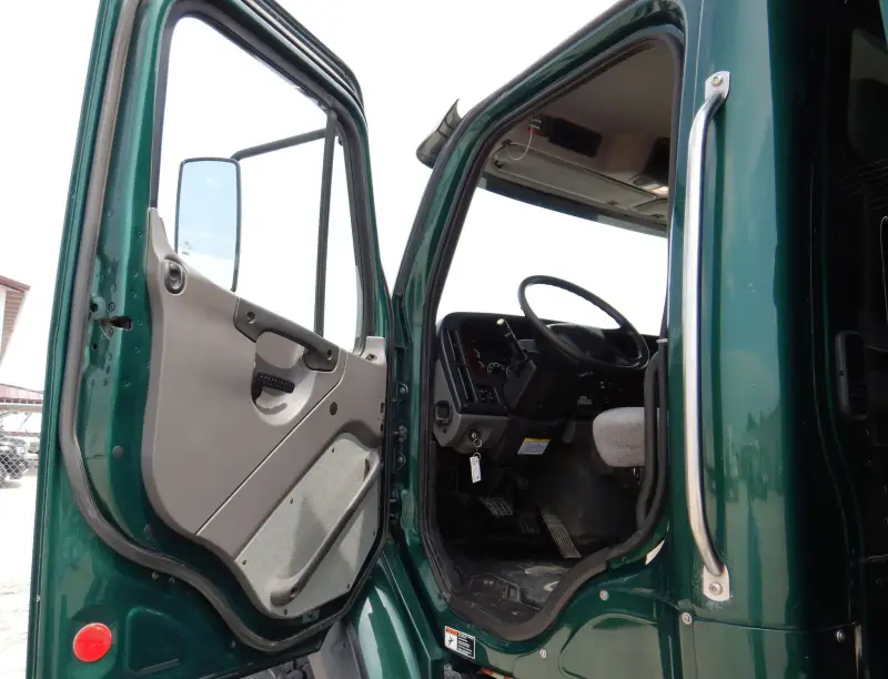 2012 Freightliner Business Class M2 112 photo 32