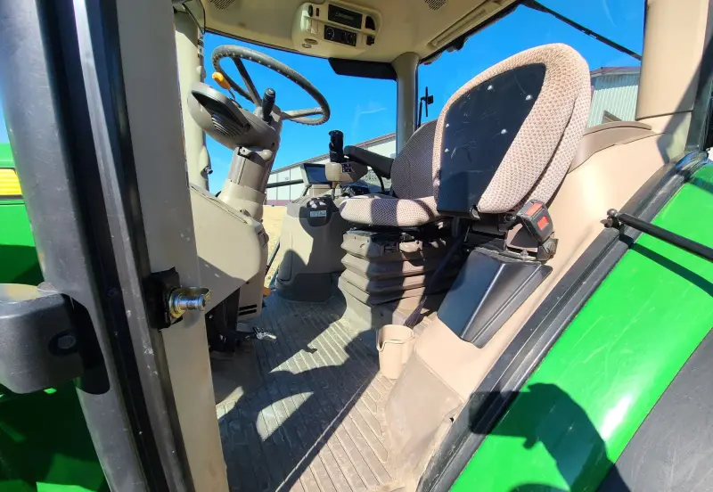 2015 John Deere 6125R photo 10