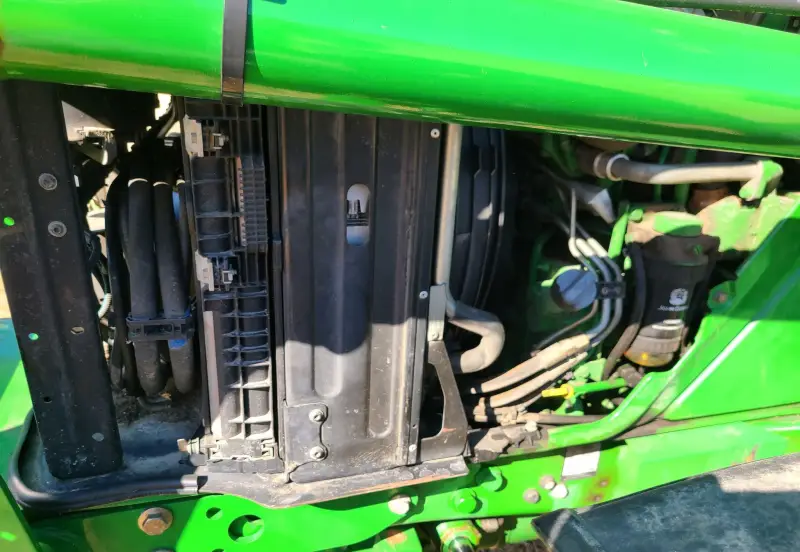 2015 John Deere 6125R photo 49