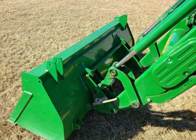 2015 John Deere 6125R photo 41