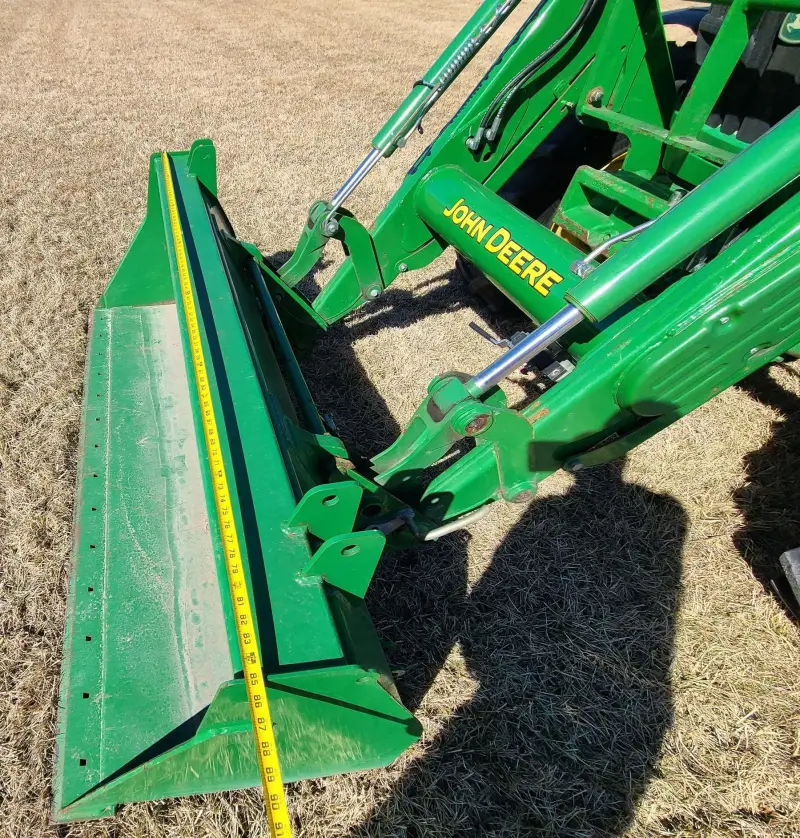 2015 John Deere 6125R photo 39