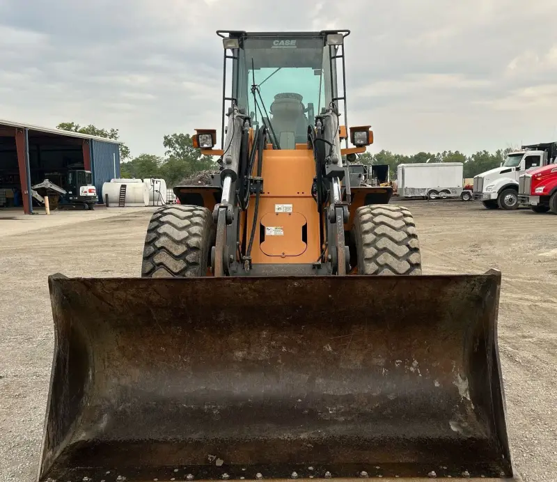 2007 Case 621D XT photo 2