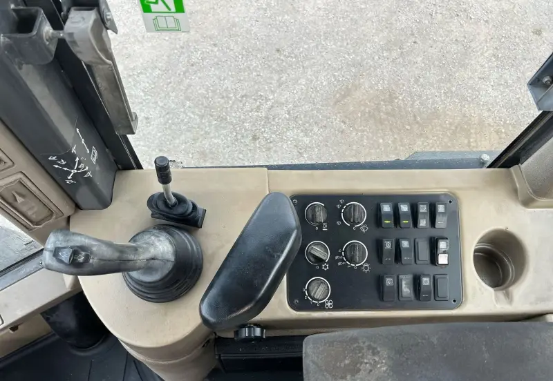2007 Case 621D XT photo 44