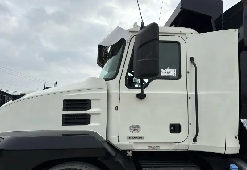 2019 Mack Anthem photo 10