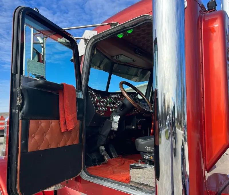 1990 Peterbilt 379 photo 62