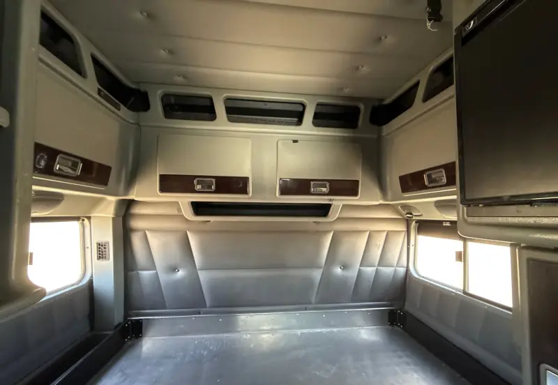 2018 Peterbilt 389 photo 56