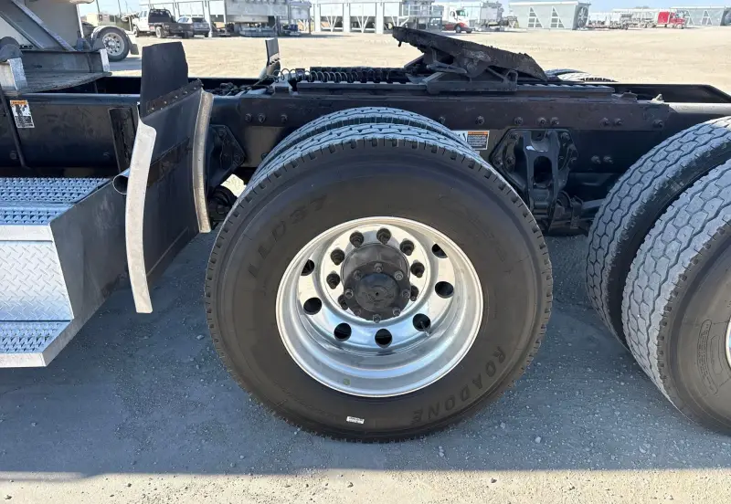 2018 Peterbilt 389 photo 106
