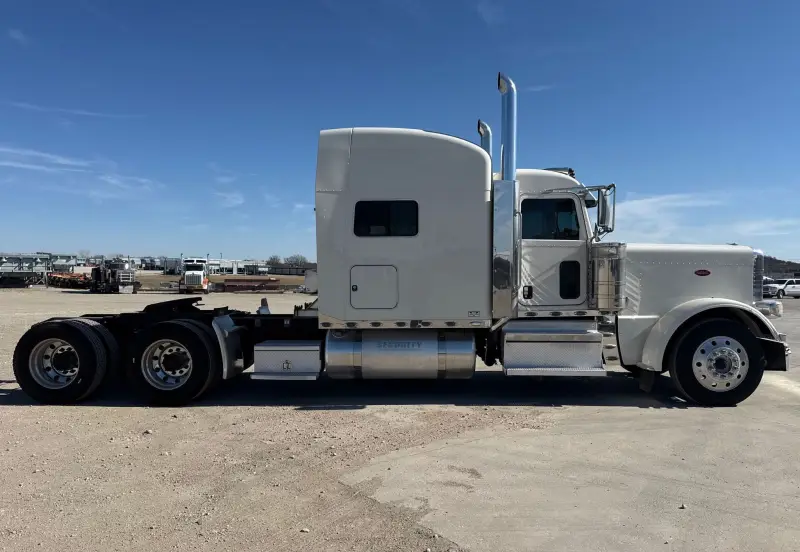 2018 Peterbilt 389 photo 4