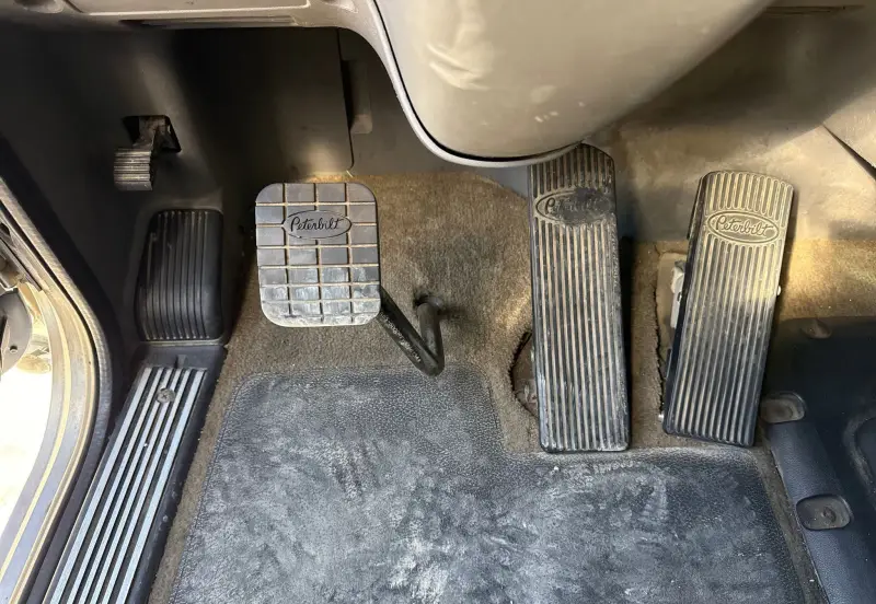 2018 Peterbilt 389 photo 42