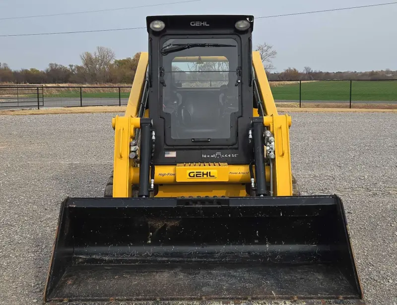 2023 Gehl VT320 photo 2