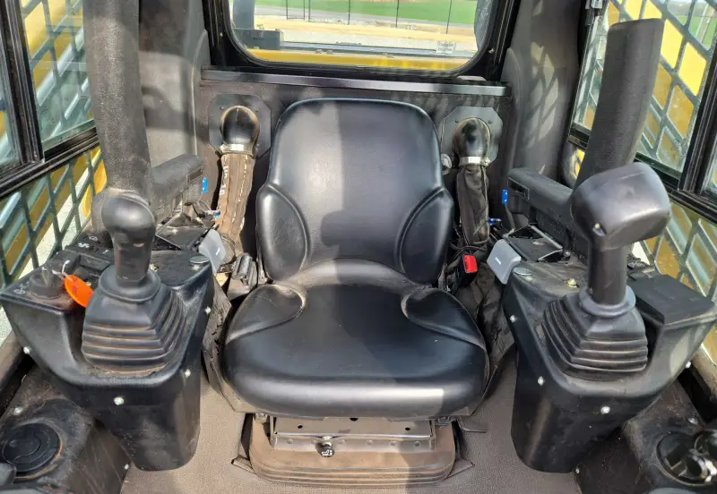 2023 Gehl VT320 photo 31