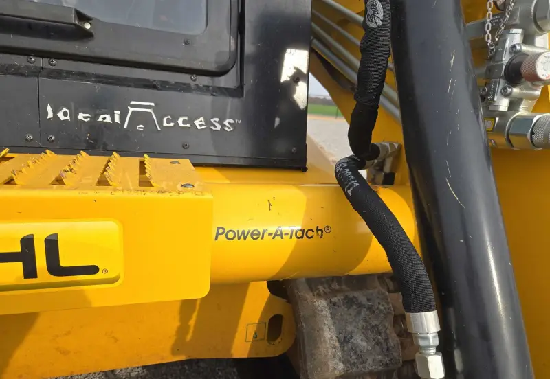 2023 Gehl VT320 photo 26