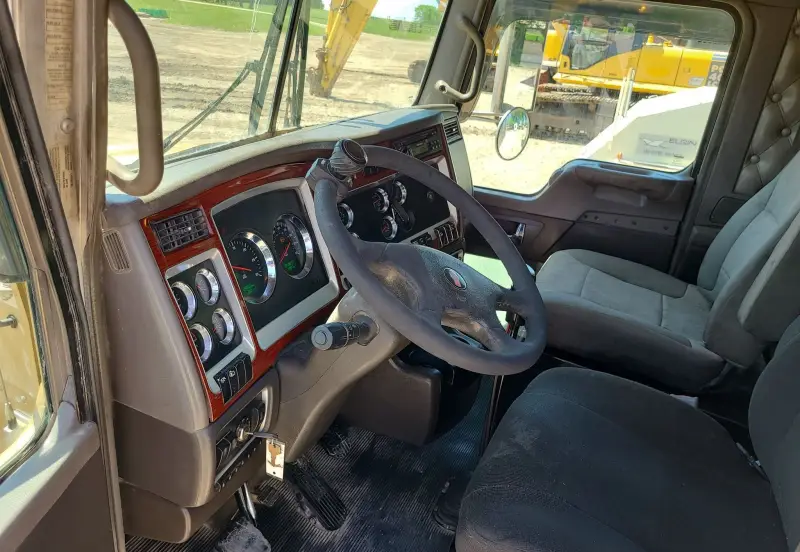 2008 Kenworth T800 photo 24