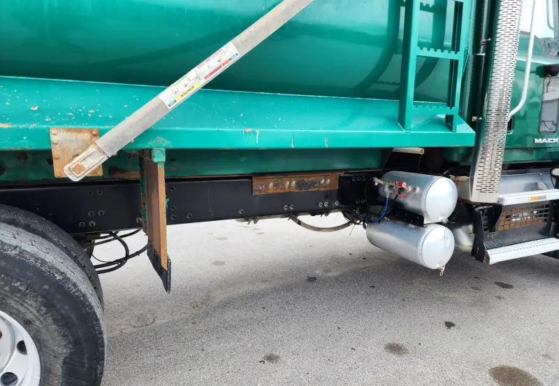 2018 Mack GU713 photo 18