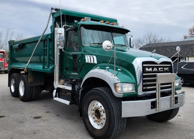 2018 Mack GU713 photo 3