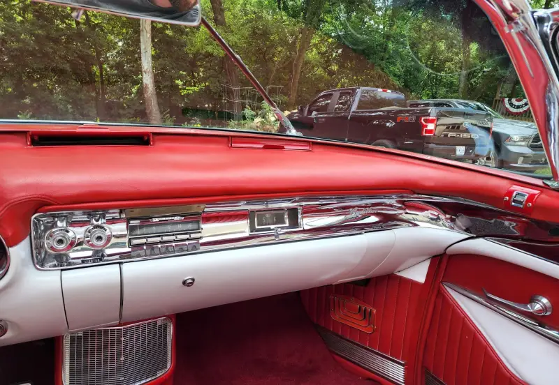 1957 Cadillac Eldorado Biarritz photo 18