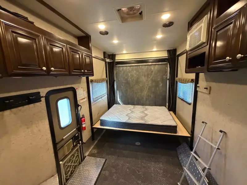 2017 Thor Outlaw 37BG photo 74