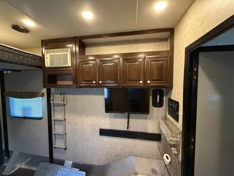 2017 Thor Outlaw 37BG photo 68