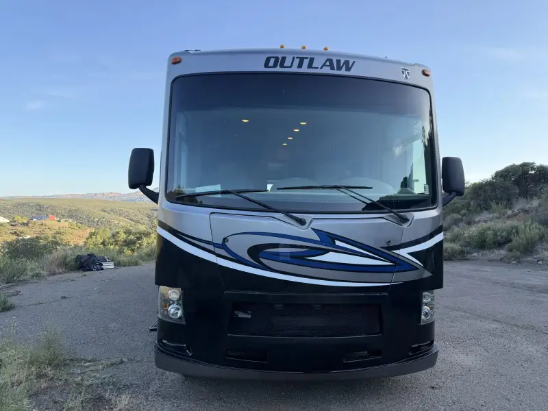 2017 Thor Outlaw 37BG photo 111