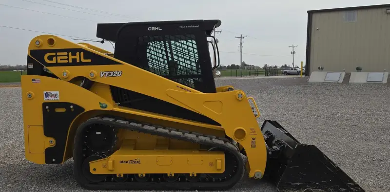 2023 Gehl VT320 photo 4