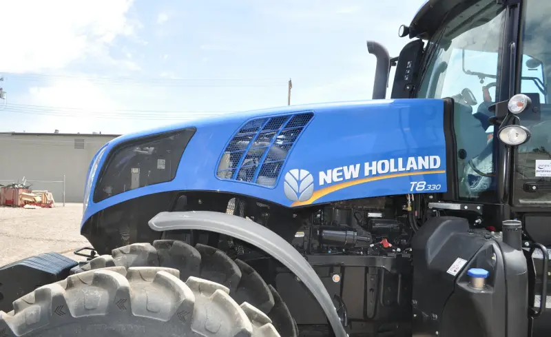 2012 New Holland T8.330 photo 37