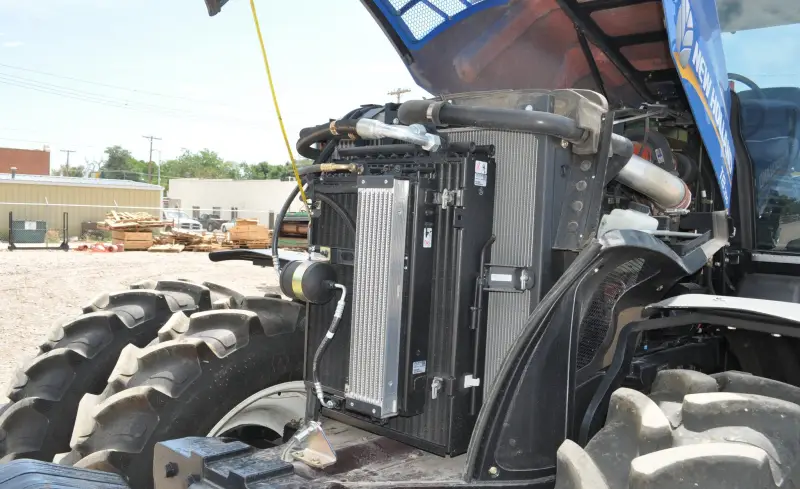 2012 New Holland T8.330 photo 28