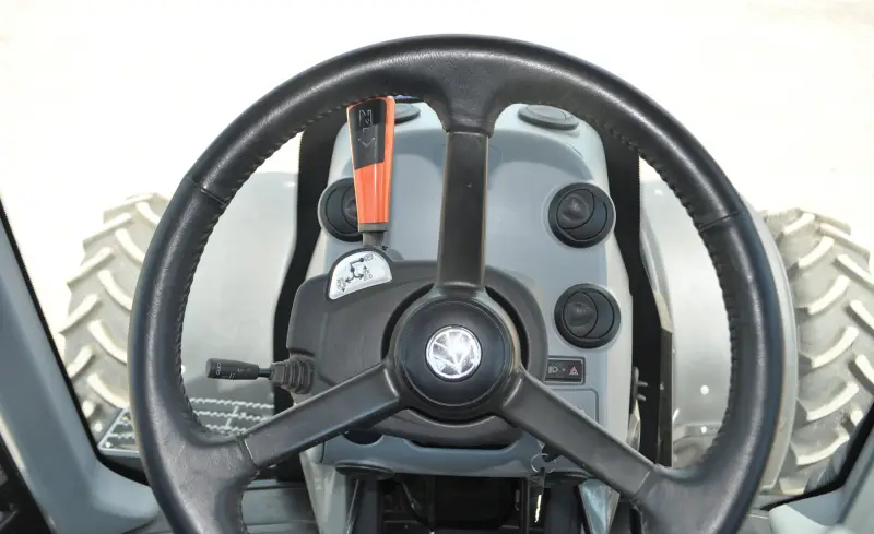 2012 New Holland T8.330 photo 25