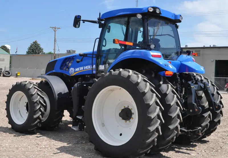 2012 New Holland T8.330 photo 4