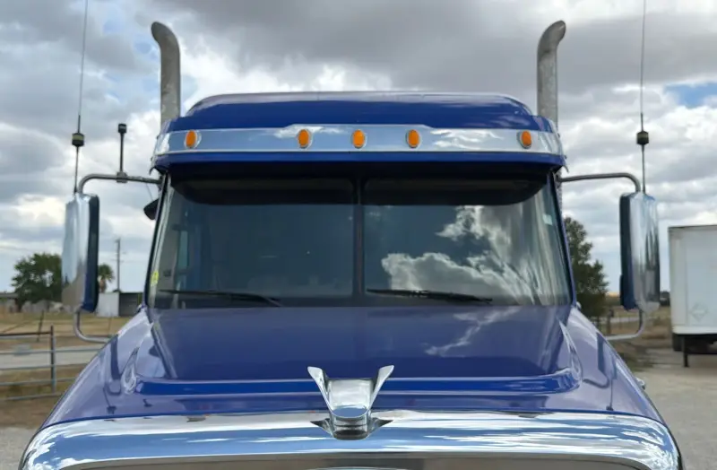 2020 Freightliner Coronado glider kit photo 13