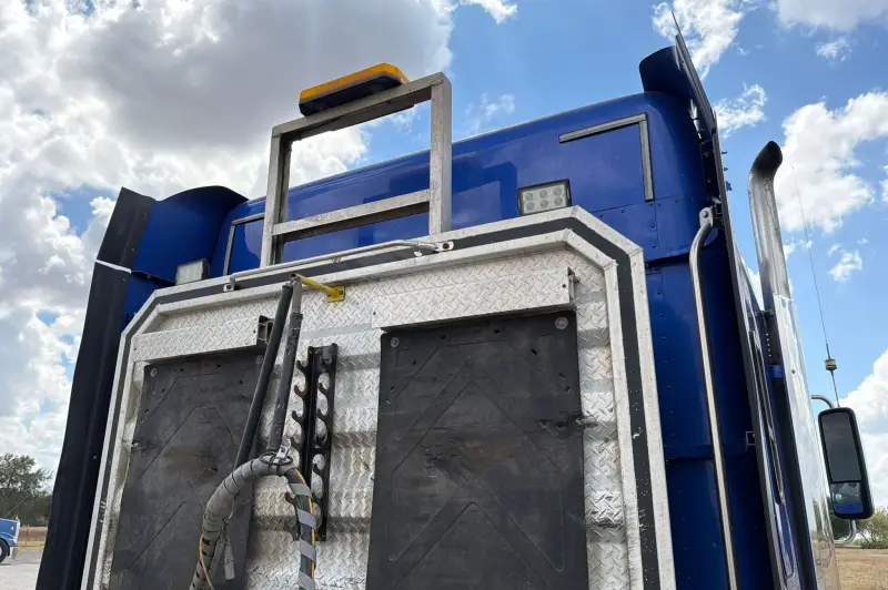 2020 Freightliner Coronado glider kit photo 27