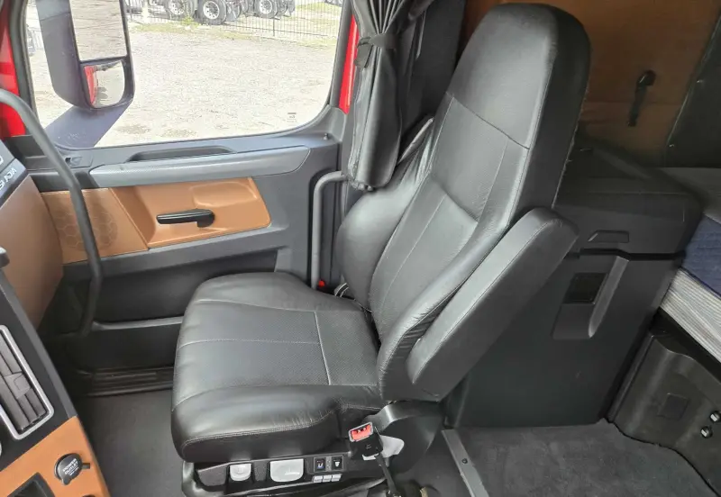 2022 Freightliner Cascadia photo 33