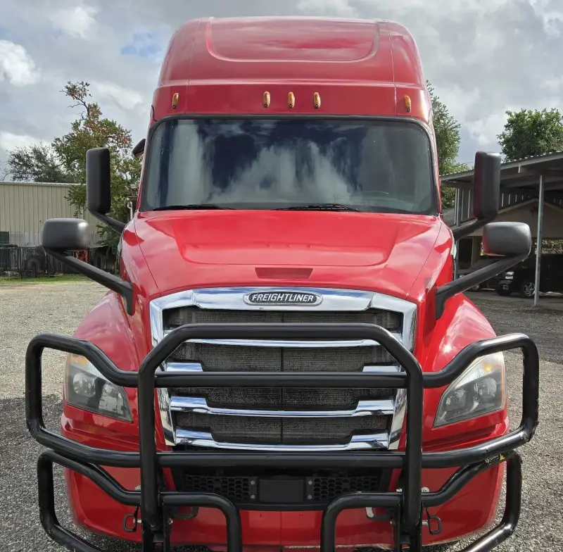 2022 Freightliner Cascadia photo 2