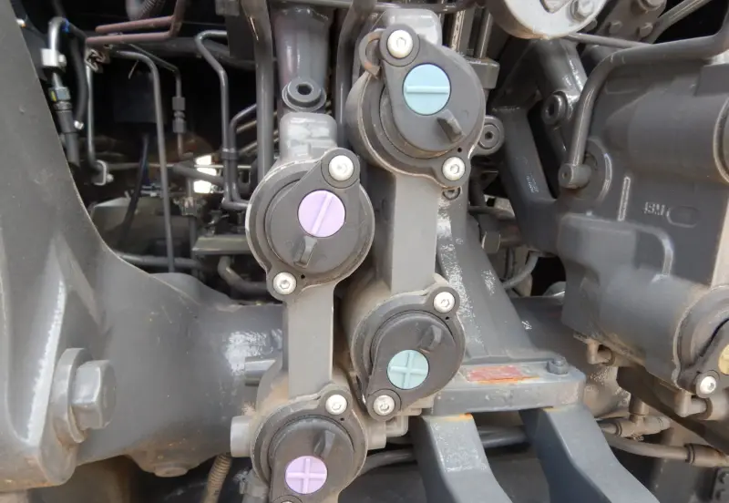 2019 Massey-Ferguson 7724S photo 44