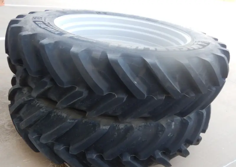 2019 Massey-Ferguson 7724S photo 88
