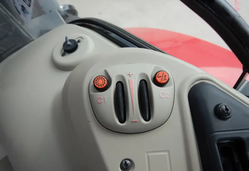 2019 Massey-Ferguson 7724S photo 18